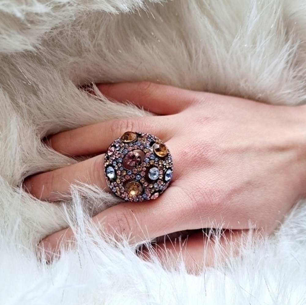 MODCLOTH LARGE JEWEL BAUBLE RING - Picture 2 of 6